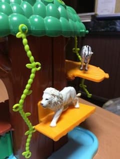 ビックアクションツリー 動物付き‼️のサムネイル