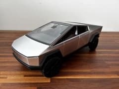 テスラ ミニカー Cybertruck サイバートラック1:18 TESLA - メルカリ