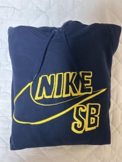 NIKE SB パーカー ネイビー イエロー 刺繍ロゴのサムネイル