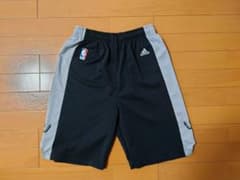 NBA サンアントニオ・スパーズ アディダス製ハーフパンツ ユースサイズLのサムネイル