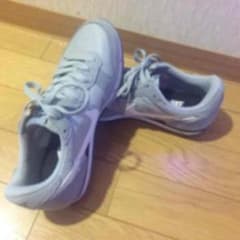 NIKE スニーカーのサムネイル