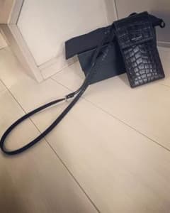 サンローラン　スマートフォンホルダー　クロコのサムネイル