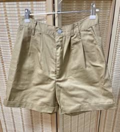 y*u様 ベージュ ショートパンツのサムネイル