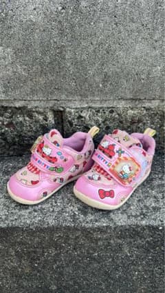 ハローキティの子供用靴。のサムネイル