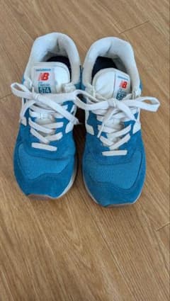 New Balance 574 青 スニーカーのサムネイル