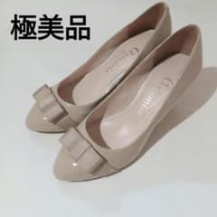 極美品】DIANA ダイアナ リボン エナメルパンプス 22cm ベージュ