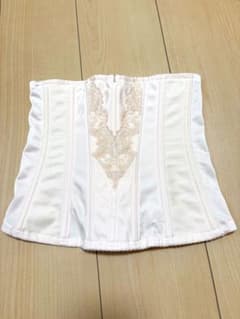 美品・FOURSIS &Co.】W64ブライダルインナー 補正下着 ベージュ - メルカリ