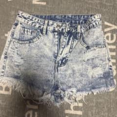 ケミカルウォッシュ デニム ショートパンツ ダメージ加工のサムネイル
