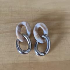 イアパピヨネ　ピアスのサムネイル