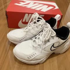 NIKEエアハイツのサムネイル