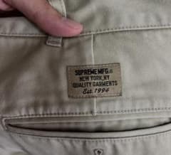 SUPREME MFG. ベージュ チノパンのサムネイル