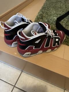 ナイキ モアテン 赤黒のサムネイル