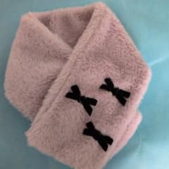 KIDS リボン付き 淡いピンクのフリースマフラーのサムネイル
