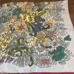 HERMÈS 花柄 シルクスカーフ 約90cmのサムネイル