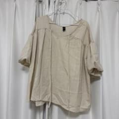 FRIFUL ベージュ ブラウス 五分袖のサムネイル