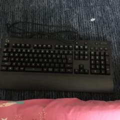 ゲーミングキーボードロジクールのサムネイル