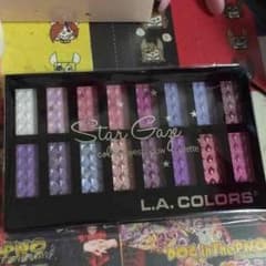 エルエイカラーズ アイシャドーパレット16色のサムネイル