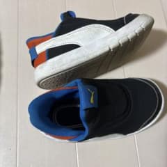 Puma スリッポンシューズ 6C ブラック/オレンジ/ブルー14cmのサムネイル