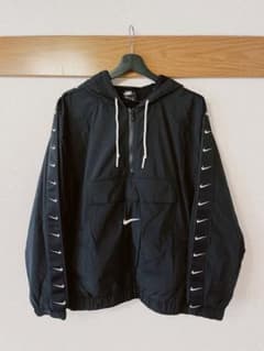 値下げ！秋などに活躍できるNIKEのナイロンジャケットです。のサムネイル