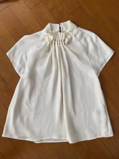 パール付きブラウス【まいほーさん専用】のサムネイル