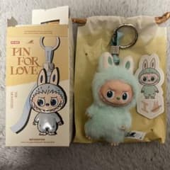 POP MART PIN FOR LOVE イニシャル ラブブ I