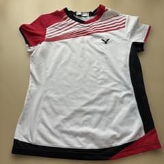VICTOR バドミントン Tシャツのサムネイル