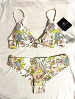 半額セール　Volcom BIG POPPY OCEAN Sサイズ 花柄ビキニのサムネイル