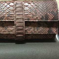本革  パイソンのサムネイル