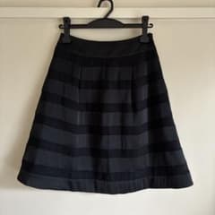 ブラック ボーダー フレアスカート ひざ丈のサムネイル