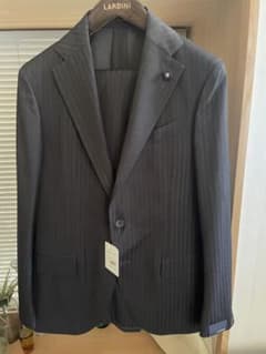 新品 タグ付き】LARDINI ダークグレー スーツ48 - メルカリ