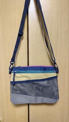 ワークマン サコッシュのサムネイル