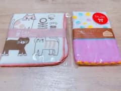 【新品未使用】ガーゼハンカチ　2枚セット　猫　マカロンのサムネイル