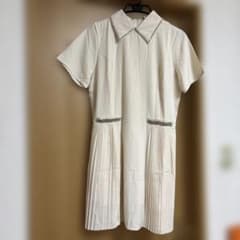 ビジュー付き　ホワイト　クリームベージュ　ミニワンピースのサムネイル