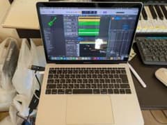MacBook pro 2017 シルバー 13インチ 音楽制作向けのサムネイル