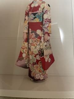 一蔵＆オンディーヌ 赤地 振袖 花柄 華やか 成人式 - メルカリ