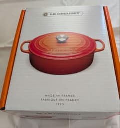 新品未使用】ル・クルーゼ ココットオーバルシグニチャー17cm チェリー