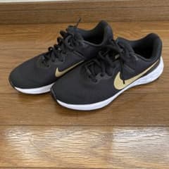 新品未使用⭐︎NIKEランニングシューズのサムネイル