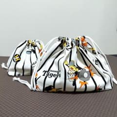 ハンドメイド 阪神タイガース お弁当袋　コップ袋　入園グッズのサムネイル
