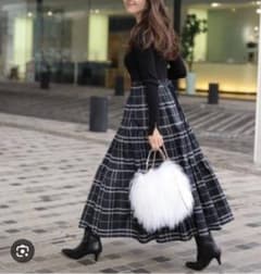 美品】Apuweiser-riche ティアードタフタドッキングワンピース - メルカリ