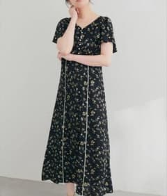 【最終値下げ】Vネックフラワーワンピース(黒) - 3