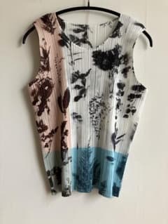 PLEATS PLEASE イッセイミヤケノースリーブ カットソー - メルカリ