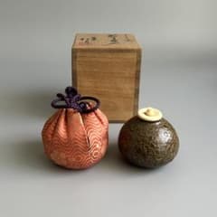伊羅保焼 茄子茶入 波上梅仕覆 共箱 茶道具 濃茶入 伊羅保焼 茄子茶入 波上梅仕覆 共箱 茶道具 濃茶入 - メルカリ