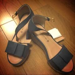 リボン付きサンダルのサムネイル