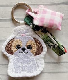 ハンドメイド 刺繍 シーズー 犬 ストラップ バッグキーホルダー うちの