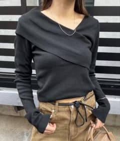極美品＊定価7,150円●mline オフショルニットトップス　秋冬のサムネイル
