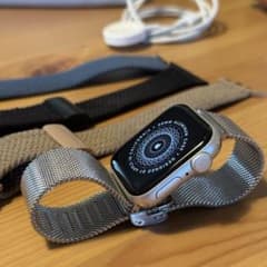 Apple Watch SE 第二世代40mm 本体とバンドセットのサムネイル