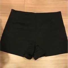 ショートパンツのサムネイル