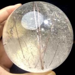 超特大　95mm ゴールドレッドルチルクォーツ　丸玉　スフィア　金紅針水晶のサムネイル