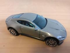 ホットウィール Hot Wheels　アストン マーティン DB10　美品のサムネイル