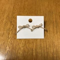ピアスのサムネイル